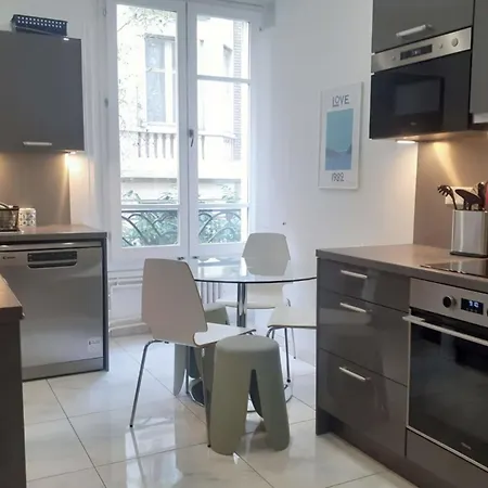 Superbe Tour Eiffel Suffren