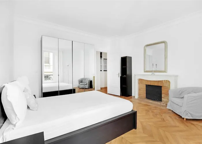 Superbe Tour Eiffel Suffren 公寓